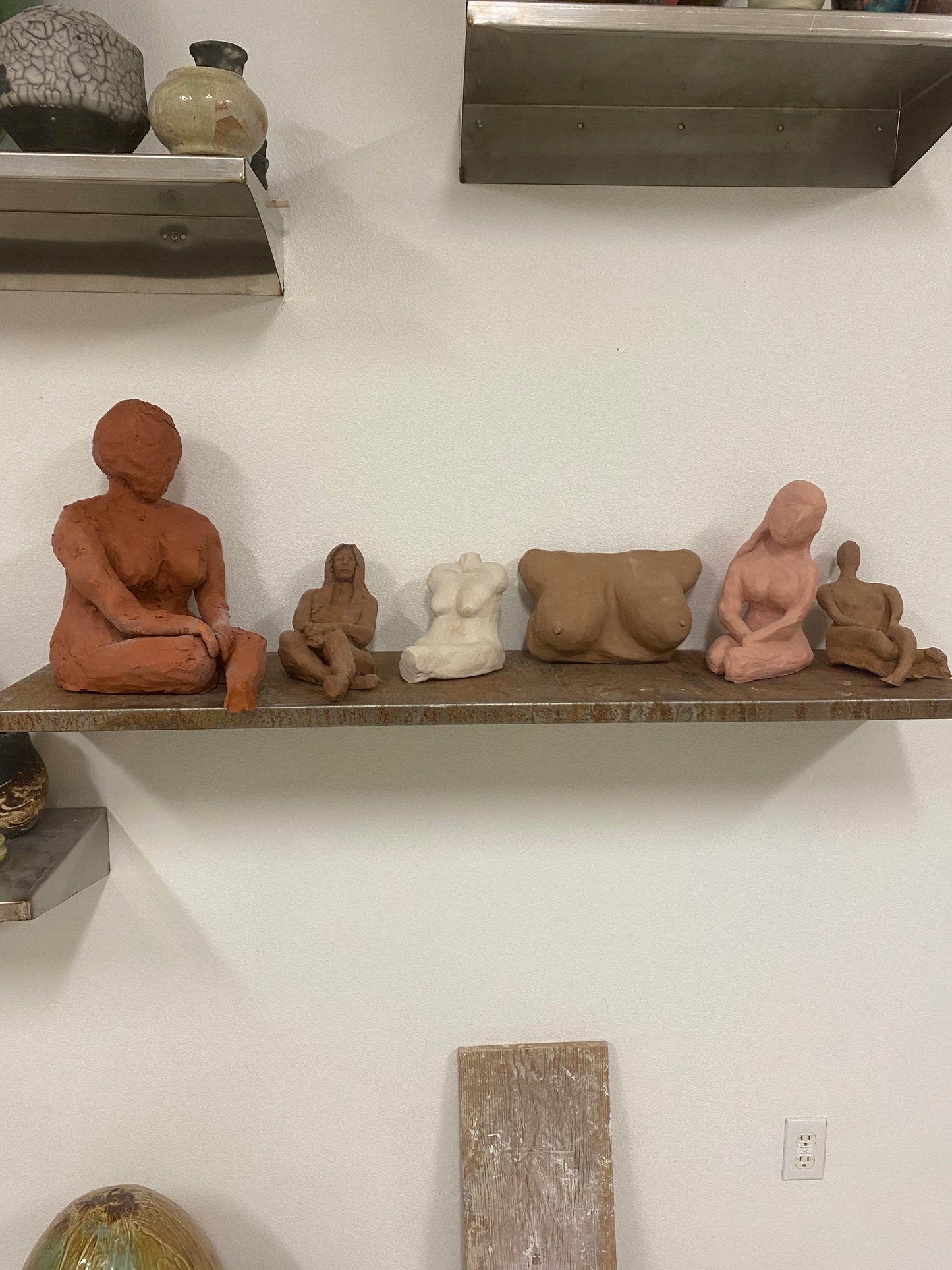 Model from life sculpture class